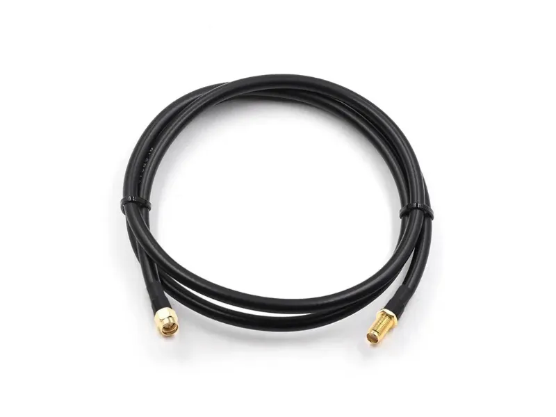 RF adapter cable for connecting devices in wireless communication