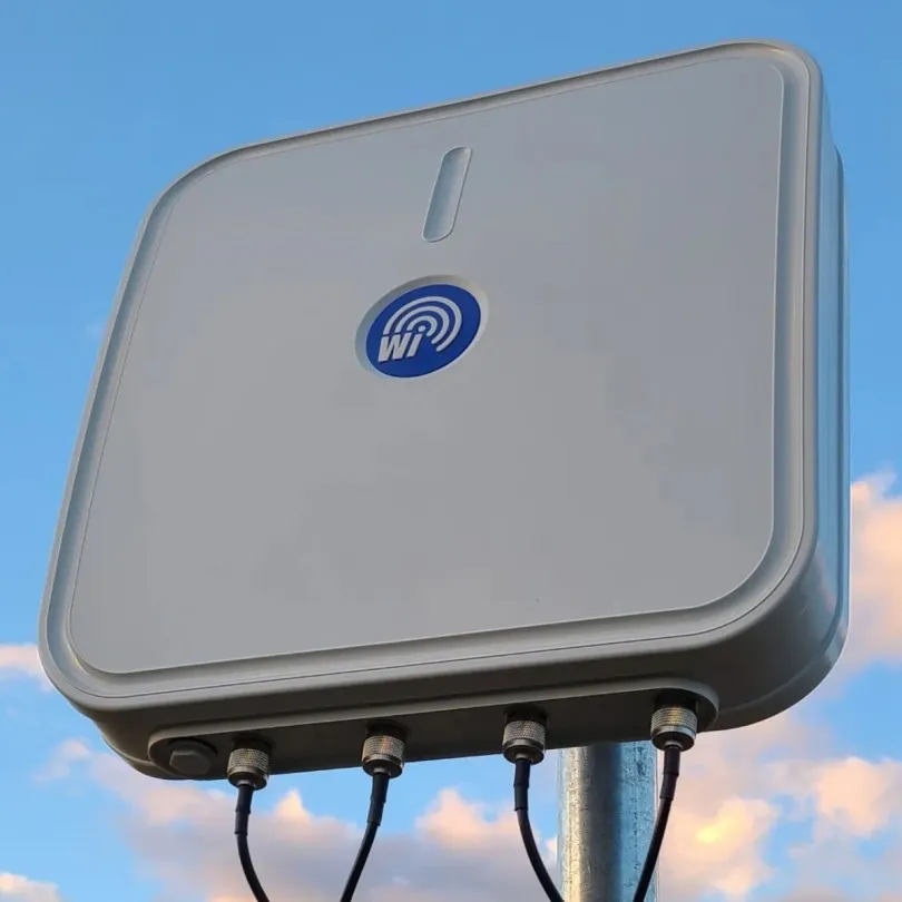 Field Setup: Outdoor Wi‑Fi/LTE Link (~20 m @ 5.8 GHz) Outdoor Wi‑Fi/LTE link (~20 m @ 5.8 GHz) using LMR‑400 with N‑type and short SMA pigtails