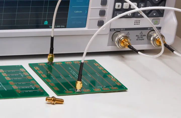 Cable Type Comparison: Micro vs Robust Comparison of ultra-thin coaxial cables (RF0.81, RF1.13) vs more robust cables (RG178, RG316)