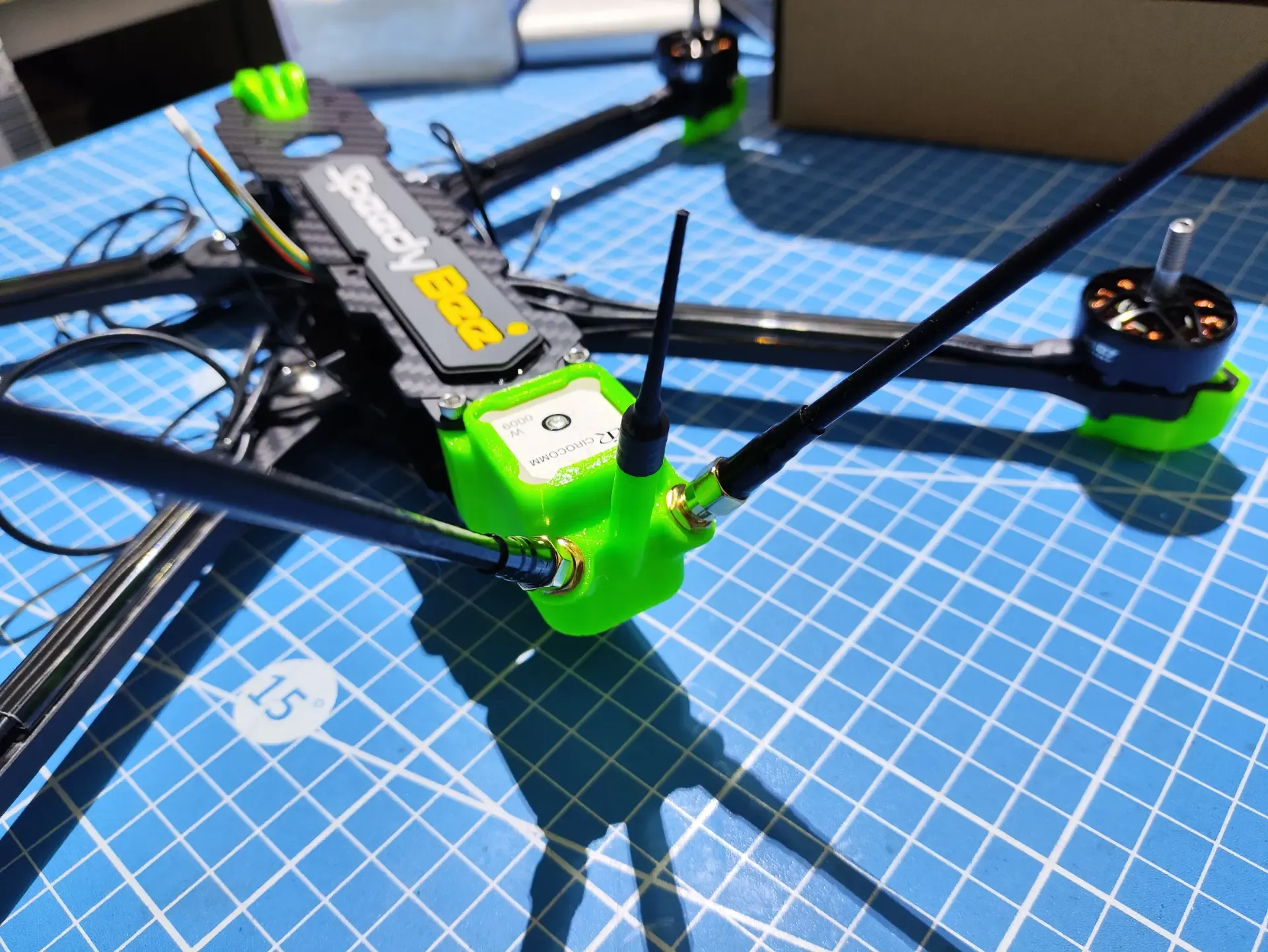 Right-Angle Adapter Application Example of SMA right-angle adapter application in an FPV drone or compact device