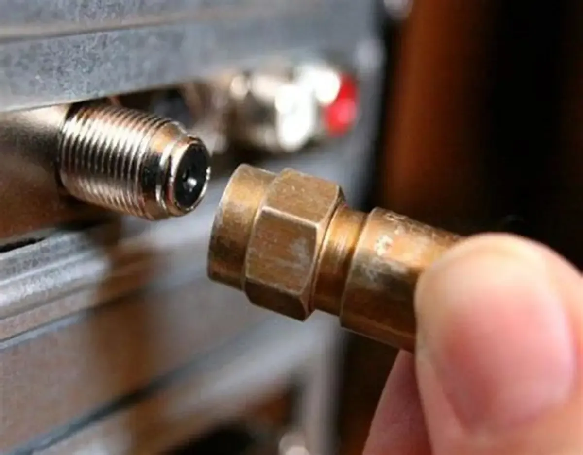 SMA female bulkhead connector with O-ring for IP67 sealing