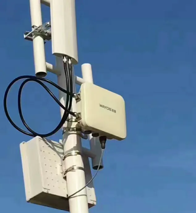 SMA extension cable application scenario in a wireless system, showing its connection between a router and an antenna SMA extension cable application scenario in a wireless system, showing its connection between a router and an antenna