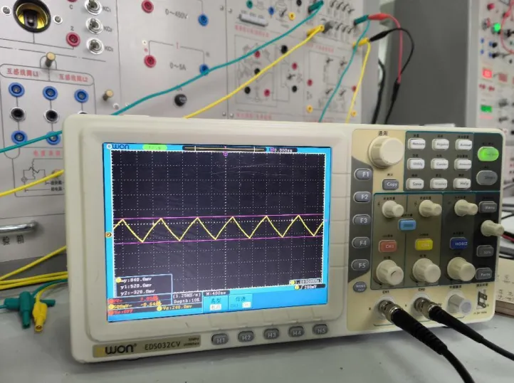 Waveform comparison graph showing the effects of an RC snubber, freewheel diode, Zener diode, and TVS diode in suppressing relay turn-off voltage spikes. Waveform comparison graph showing the effects of an RC snubber, freewheel diode, Zener diode, and TVS diode in suppressing relay turn-off voltage spikes.