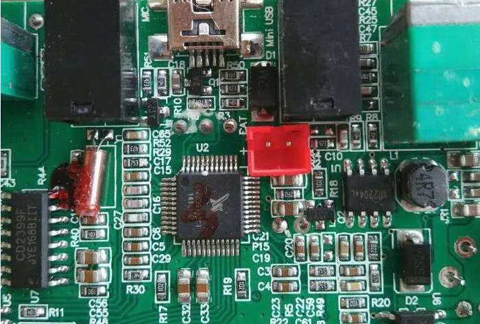Illustration showing key component selection for building a high-reliability RC snubber, including film capacitors, thick-film resistors, etc., possibly with automotive-grade certification marks like AEC-Q200. Illustration showing key component selection for building a high-reliability RC snubber, including film capacitors, thick-film resistors, etc., possibly with automotive-grade certification marks like AEC-Q200.