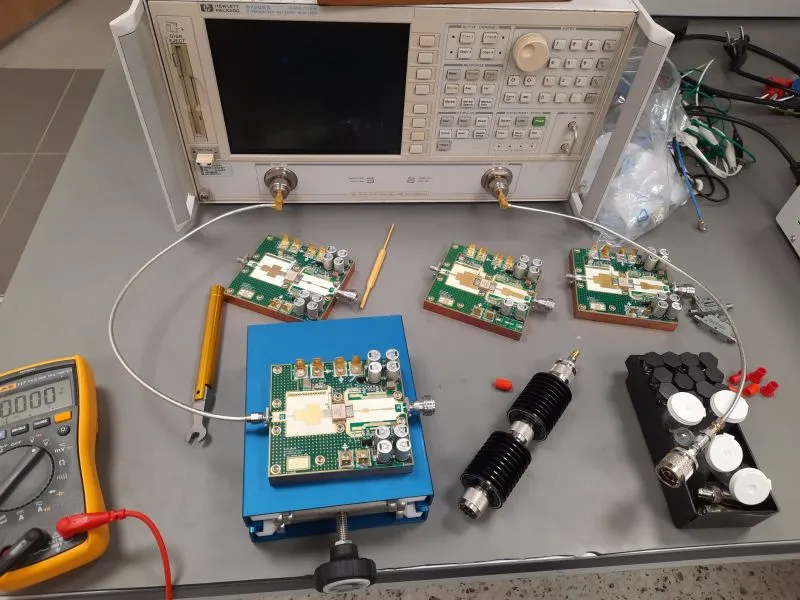 Illustration of typical FPC antenna application and layout challenges in compact IoT devices Illustration of typical FPC antenna application and layout challenges in compact IoT devices