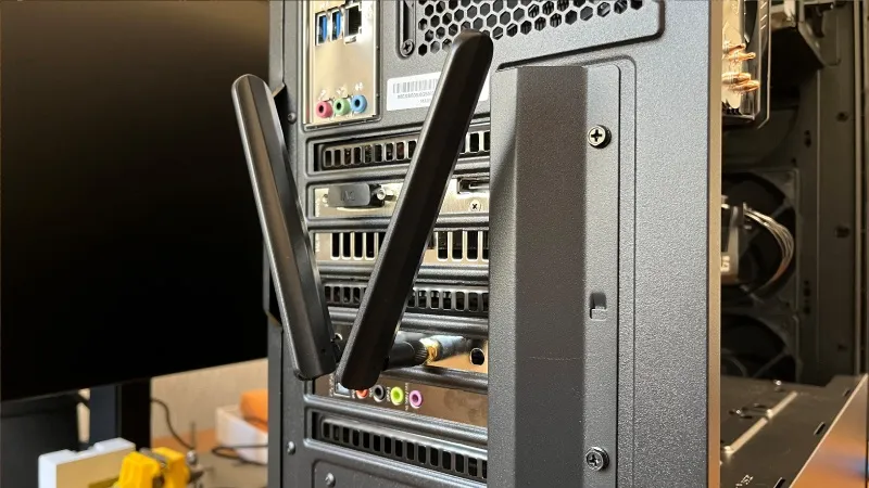 Diagram illustrating systemic performance degradation due to seemingly reasonable but incorrect assumptions about the RP-SMA connector. Diagram illustrating systemic performance degradation due to seemingly reasonable but incorrect assumptions about the RP-SMA connector.