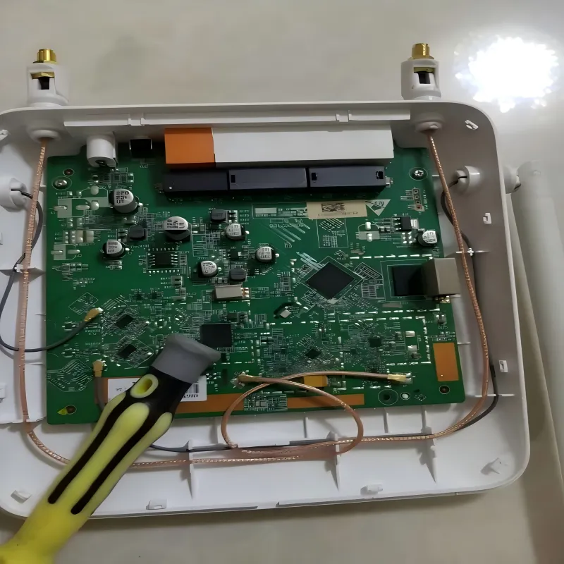 Schematic showing an example of internal SMA jumper cable routing inside a chassis, emphasizing cable bend radius and strain relief. Schematic showing an example of internal SMA jumper cable routing inside a chassis, emphasizing cable bend radius and strain relief.