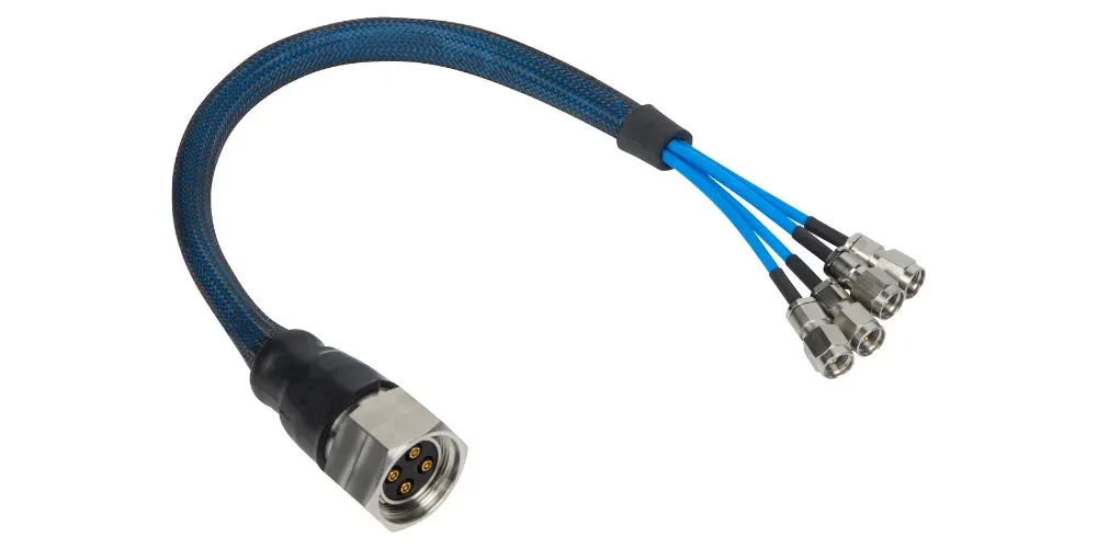 A photo or schematic showing an RF cable with multiple adapters connected in series, serving as a performance warning. A photo or schematic showing an RF cable with multiple adapters connected in series, serving as a performance warning.