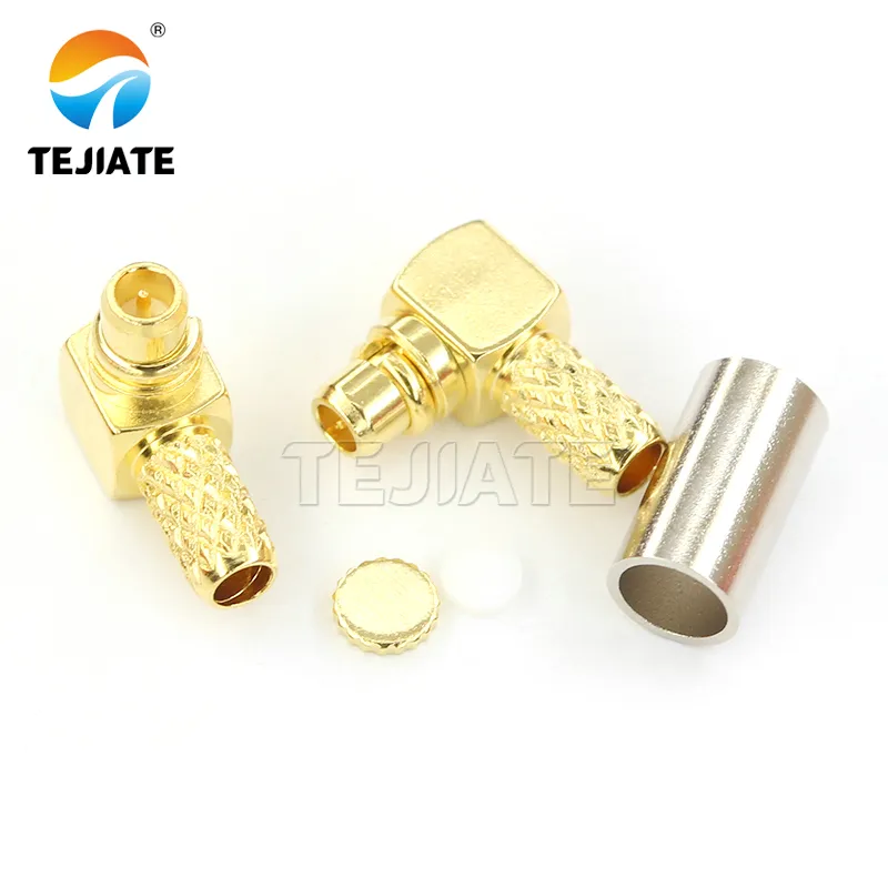 Close-up of an MMCX connector Close-up of an MMCX connector