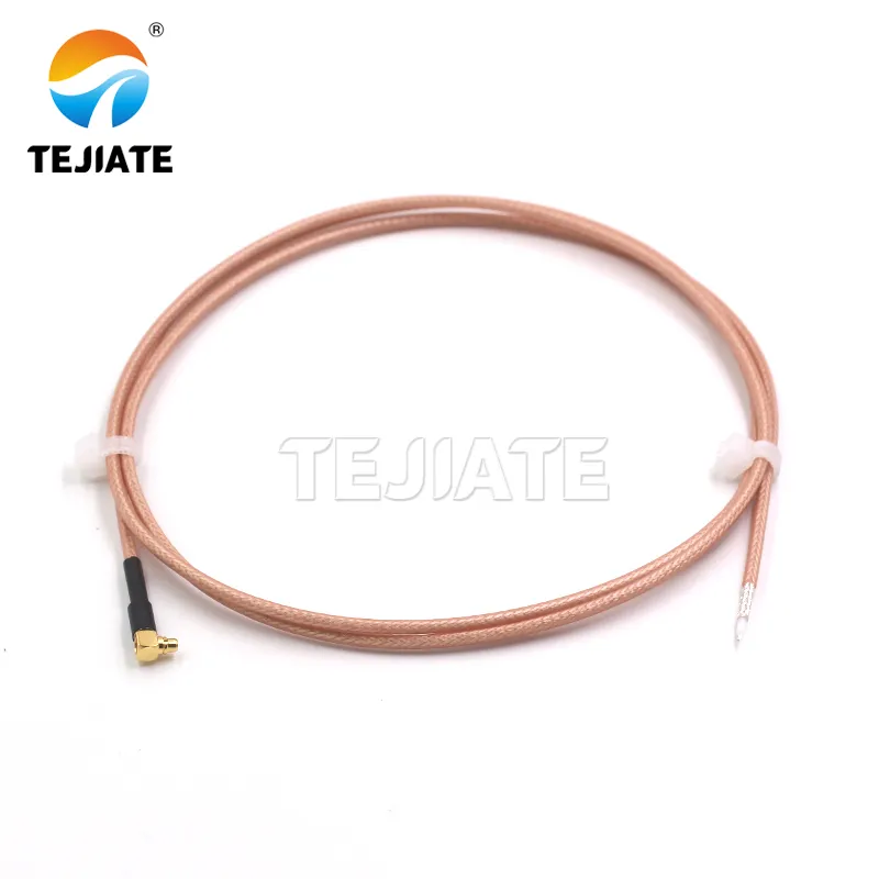 MMCX connector on a module transitioning to an SMA RF cable via adapter or short jumper MMCX connector on a module transitioning to an SMA RF cable via adapter or short jumper