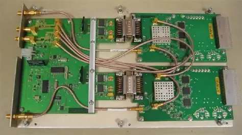 MMCX cable connecting RF module to SMA bulkhead MMCX cable connecting RF module to SMA bulkhead