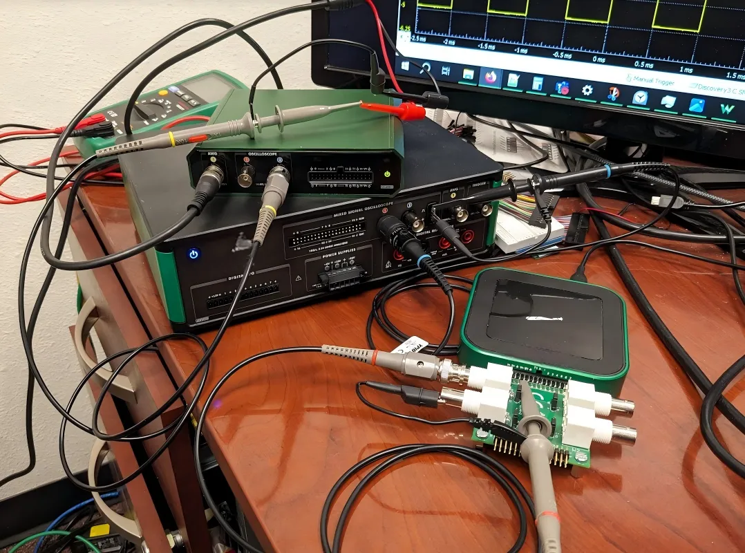 A typical BNC to SMA adapter, with BNC connector on one end and SMA on the other A typical BNC to SMA adapter, with BNC connector on one end and SMA on the other