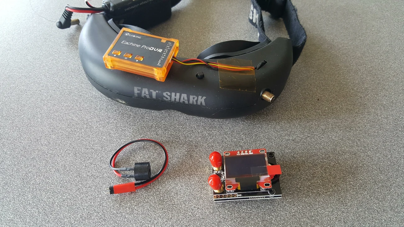 FPV goggles antenna and receiver module bench testing setup FPV goggles antenna and receiver module bench testing setup
