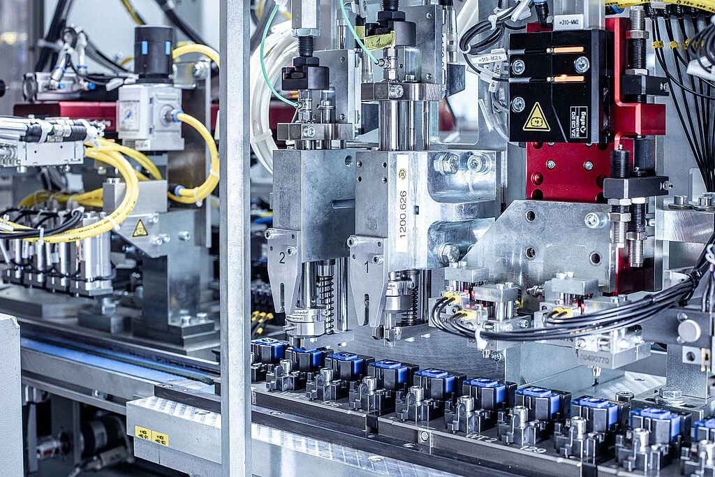 Precision automated manufacturing equipment for SMA adapter and RF connector production Precision automated manufacturing equipment for SMA adapter and RF connector production