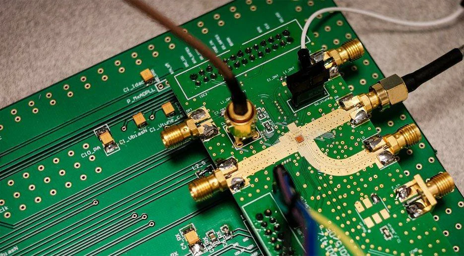 SMA RF cable assemblies connected to a PCB test board SMA RF cable assemblies connected to a PCB test board