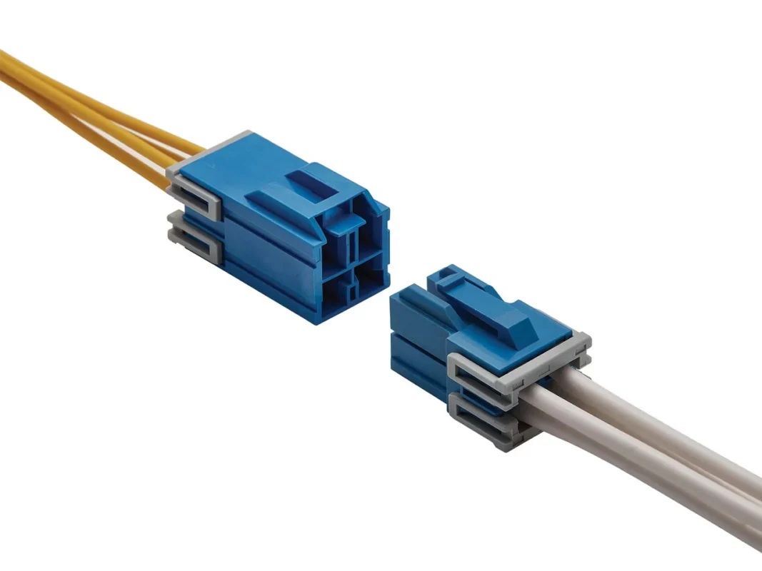 Automotive wire harness crimp connector with locking structure for reliable electrical connection Automotive wire harness crimp connector with locking structure for reliable electrical connection
