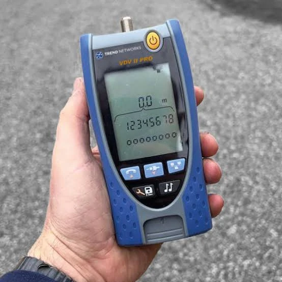 Handheld coax cable tester for cable continuity identification and length testing Handheld coax cable tester for cable continuity identification and length testing