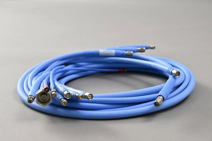 Multi channel RF coaxial cable assembly used for signal testing and electronic equipment connections Multi channel RF coaxial cable assembly used for signal testing and electronic equipment connections