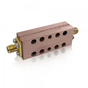 Wilkinson 2-way power divider with SMA connectors for equal RF signal splitting Wilkinson 2-way power divider with SMA connectors for equal RF signal splitting