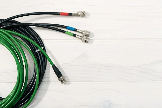Different SMA cable connector configurations for RF connection systems Different SMA cable connector configurations for RF connection systems